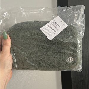 Lululemon Everywhere Belt Bag *fleece